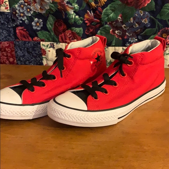 Converse Junior Size 3 Sneakers - Picture 4 of 8